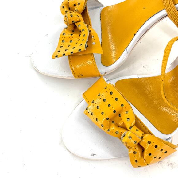 Bebe Perforated Mules Heels 5.5 Yellow Leather Sandals Glam Cocktail Resort - Picture 4 of 6
